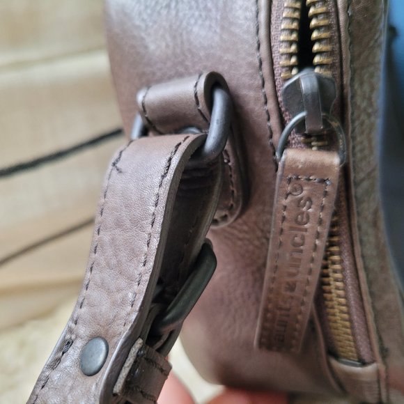 Aunts & Uncles Leather Ms Teacake Crossbody Bag - Picture 4 of 8